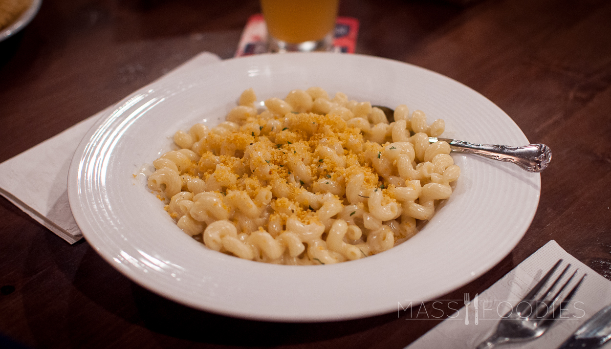 Mac and Cheese at the Oak Barrel Tavern