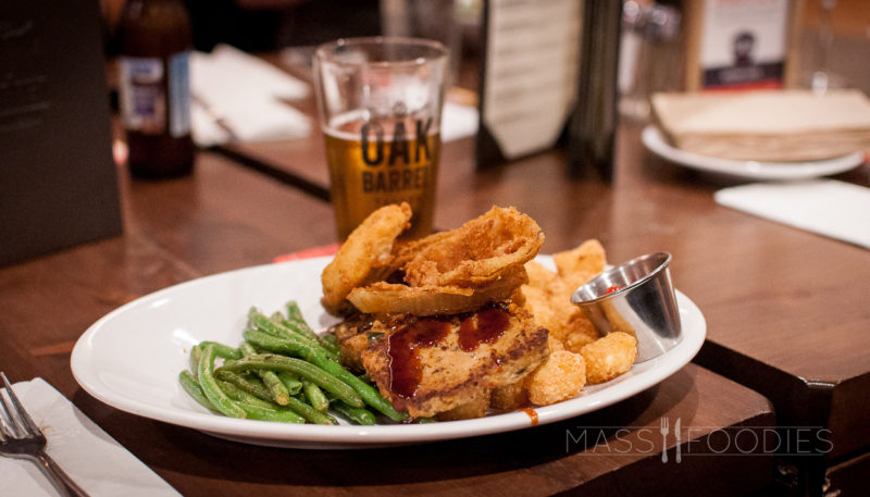 The Oak Barrel Tavern Meatloaf Provides A Refreshing Riff On A Comfort Food Staple
