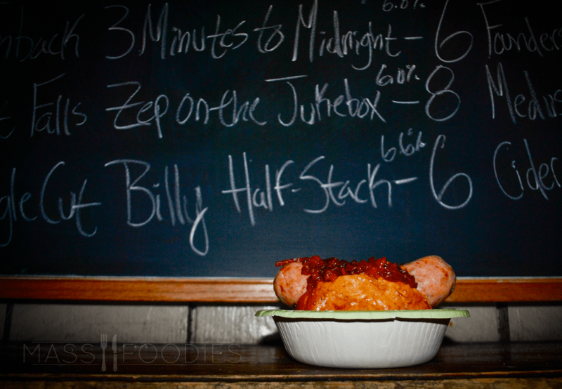 Kummerspeck & Honest Weight Pair Up At The Dive Bar