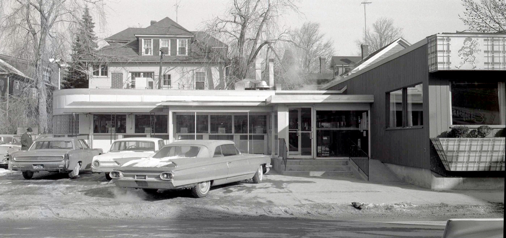 Highlander Diner Highland St Feb 24, 1965 GCII 276 (George Cocaine Collection Worcester Historical Museum)