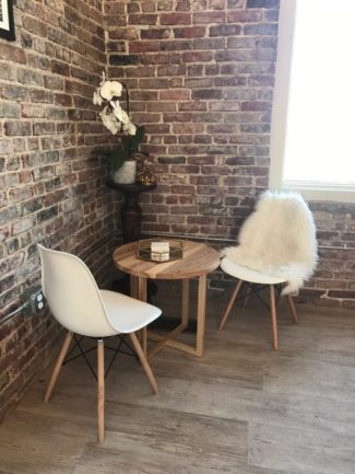 Queen's Cups Decor