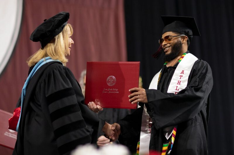 319 graduate from Anna Maria; ‘class committed to public service’