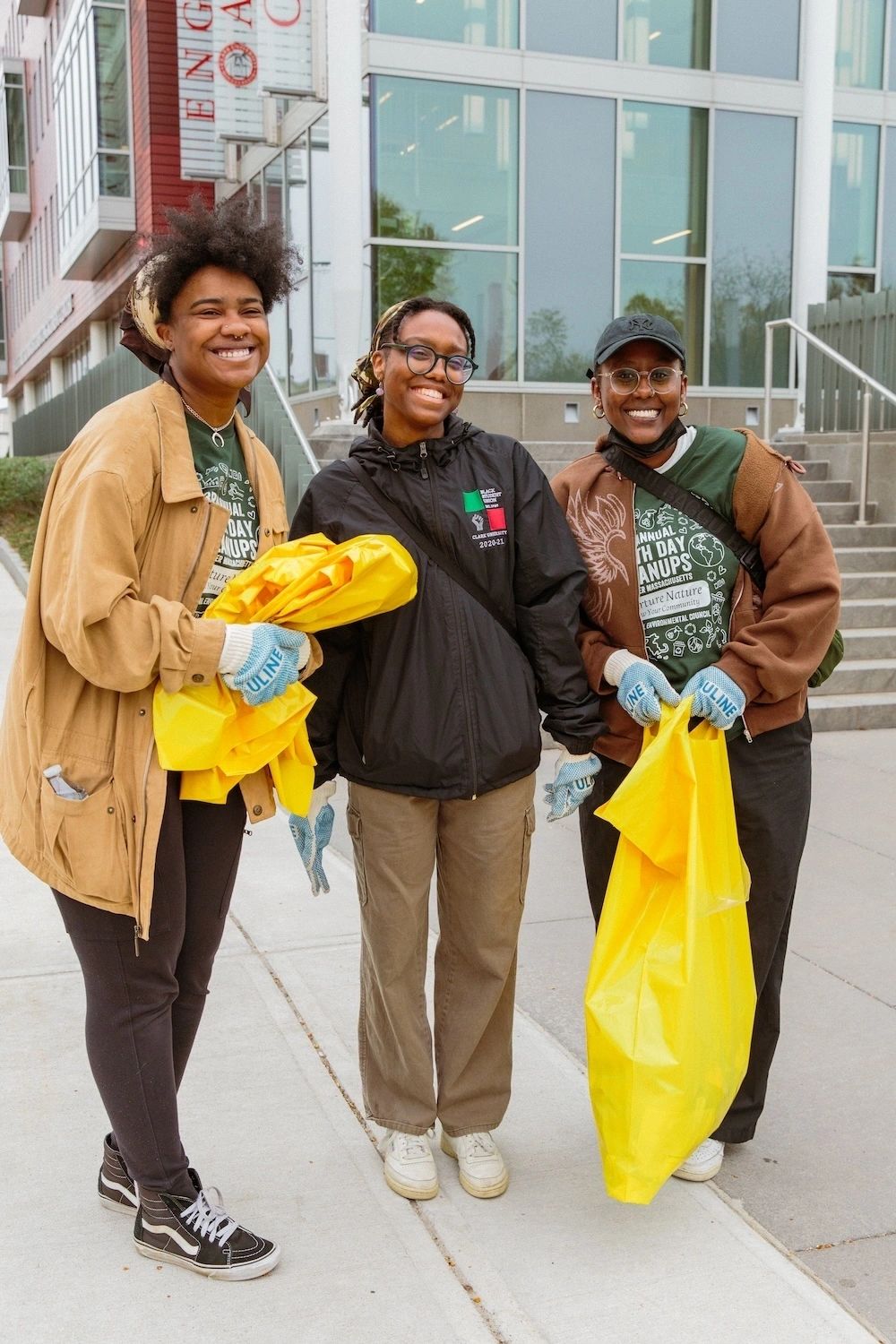 Interest continues to grow in volunteering for Earth Day clean-ups (photo by George Annan Jr.)