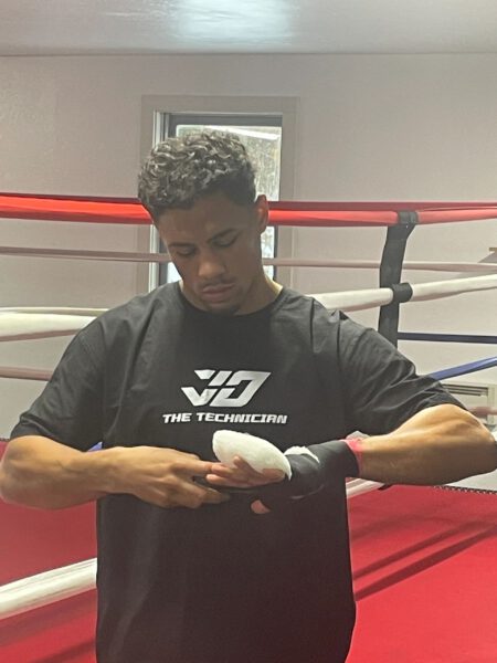 Local legendary boxer cheers on Jamaine Ortiz in title fight