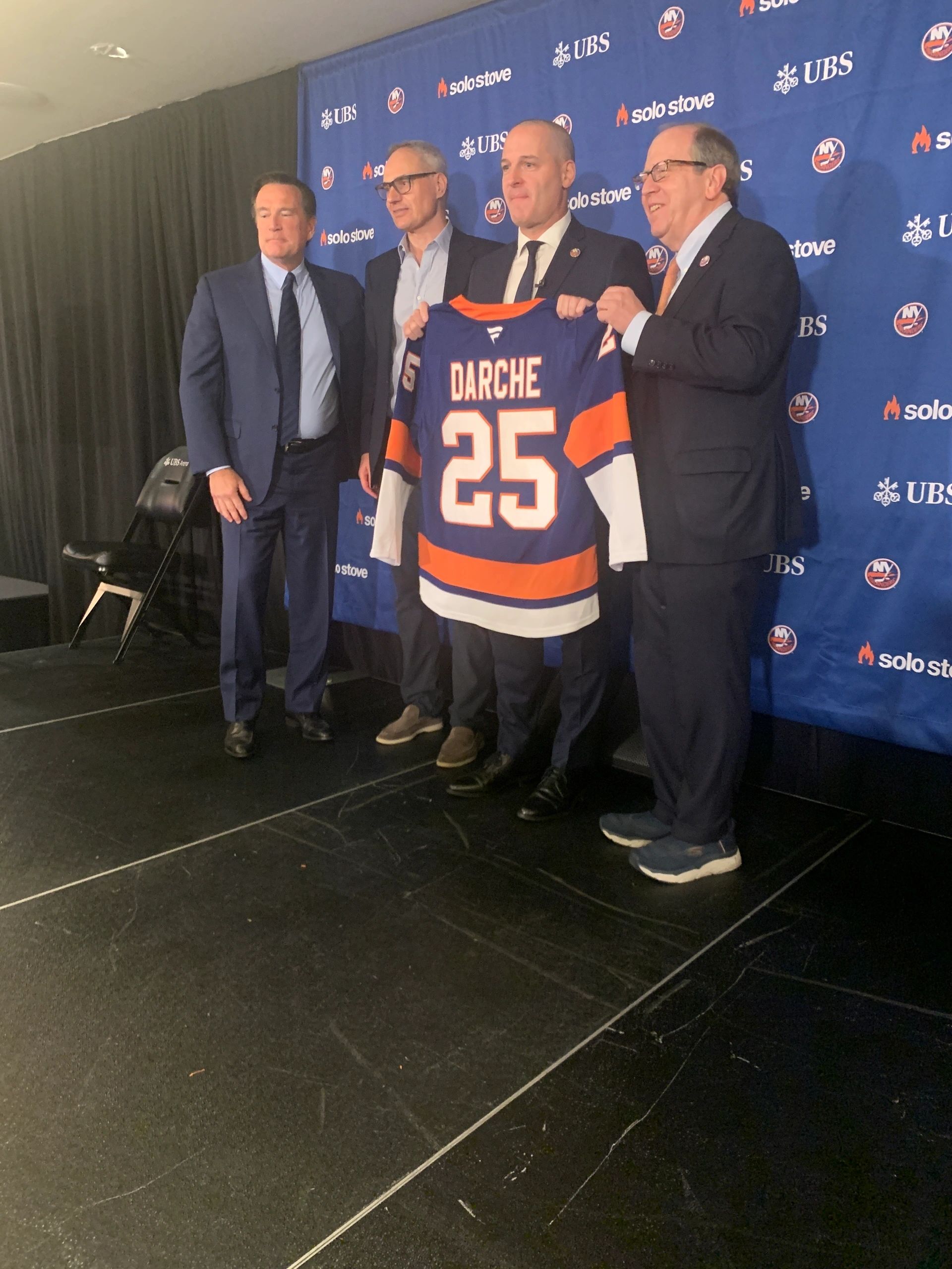 Mathieu Darche (middle