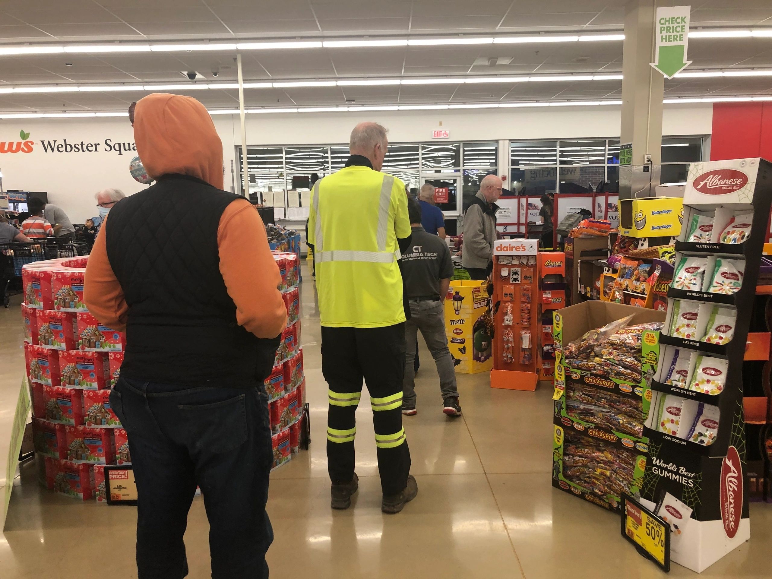 Voters at Shaw's in Webster Square (photo by Charlene Arsenault)