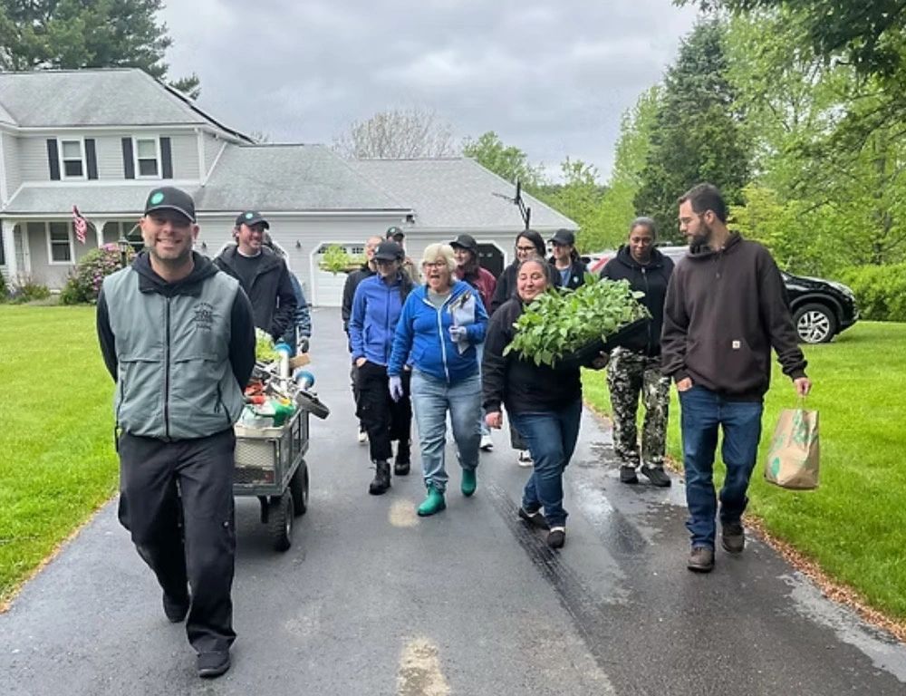 Volunteers collect food for Rachel's Table (photo submitted)