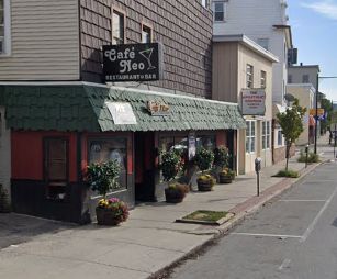 Café Neo hosts final buffet at Millbury Street location Sunday