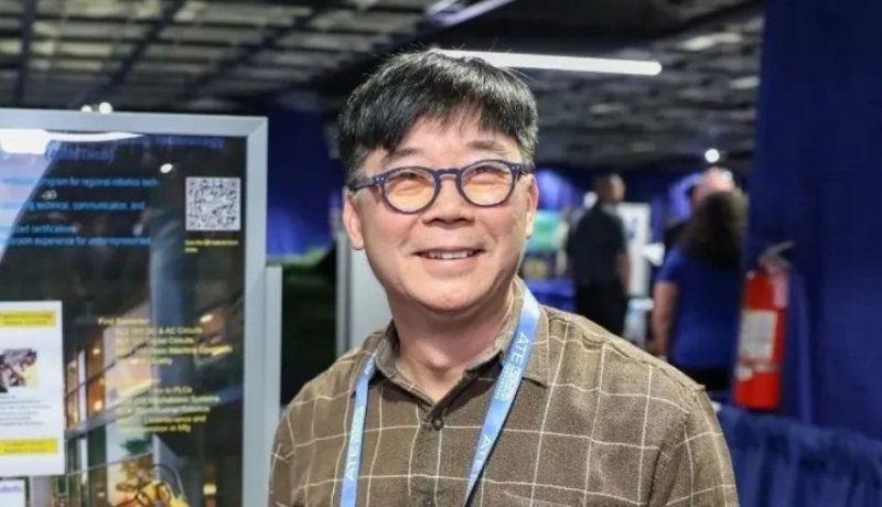 QCC professor studies AI tutoring as scholar-in-residence