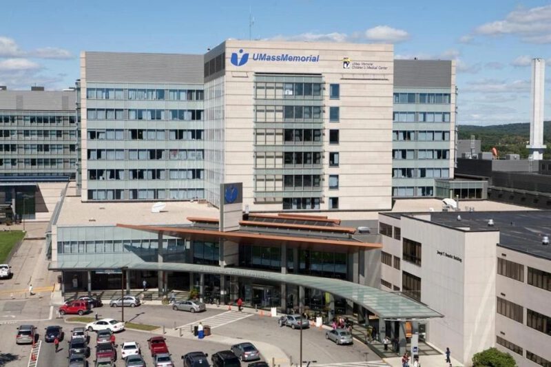 UMass Memorial workers ratify 3-year contract, averting strike