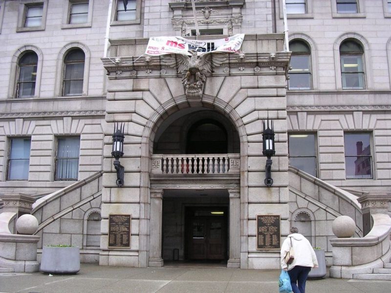 Preliminary election looms for two Worcester races
