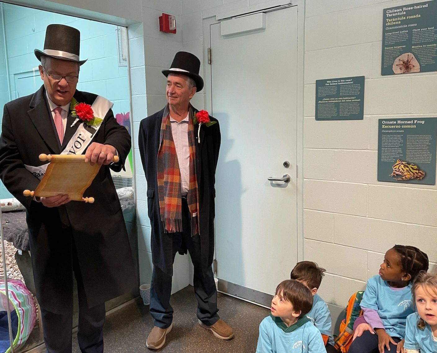 Mayor Joe Petty reads the official proclamation as Hank Camosse looks on (photo by Sandy Quadros Bowles 