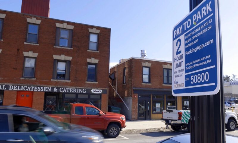 Free parking returns to Worcester for the holiday season