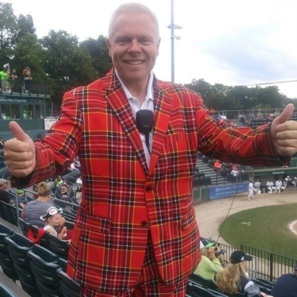 Bravehearts part ways with beloved emcee Dave “Peterman” Peterson