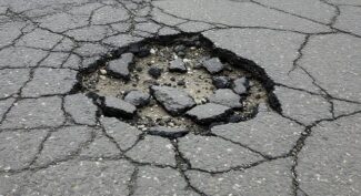 Potholes, police data and chickens top city council agenda